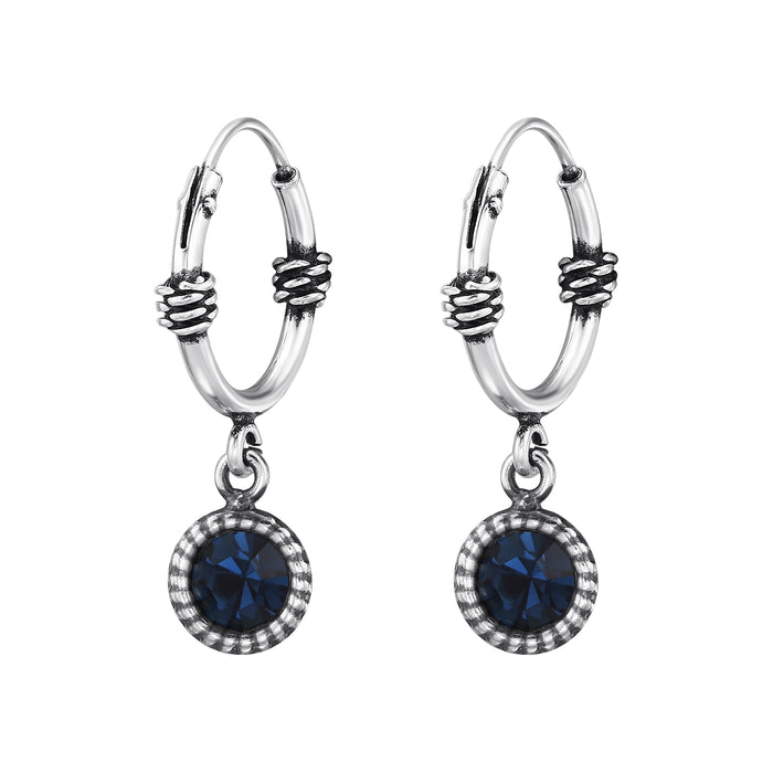 Joy|S - Zilveren Bali oorringen - 12 mm - geoxideerd - ronde bedel met donker blauw kristal - sterling zilver 925
