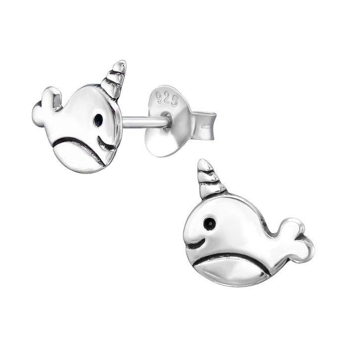 Joy|S - Zilveren walvis oorbellen - 8 x 8.5 mm - whalecorn - egaal zilver geoxideerd - vis kinderoorbellen