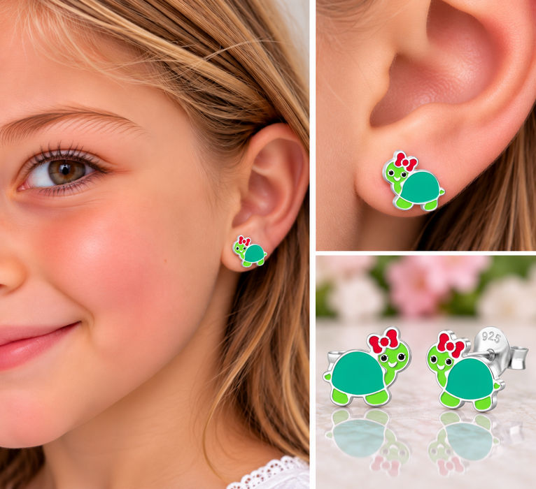 Joy|S - Zilveren schildpad oorbellen - groen met rood strikje - 9 x 8 mm